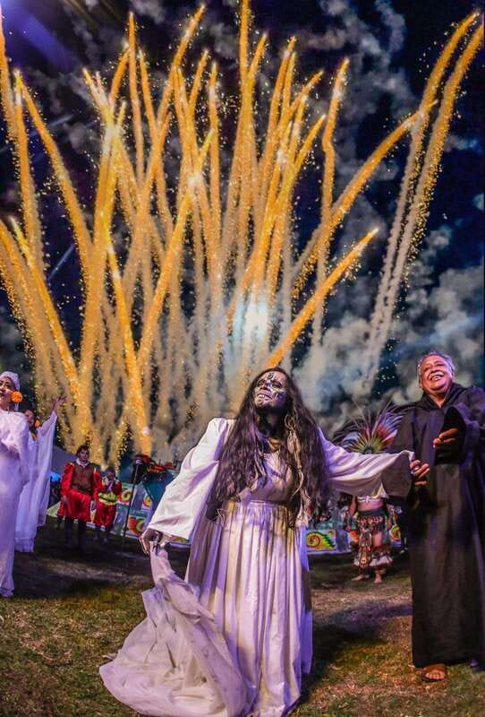 La Llorona, Live Show in the Canals of Xochimilco. - Meeting in Condesa before the evening begins