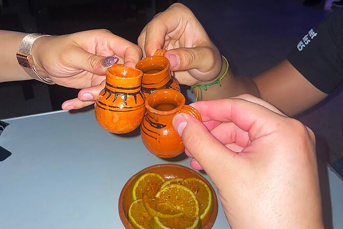 La Roma and Condesa Taco Tour + drinks - Hotel Geneve and the Legends of Juárez