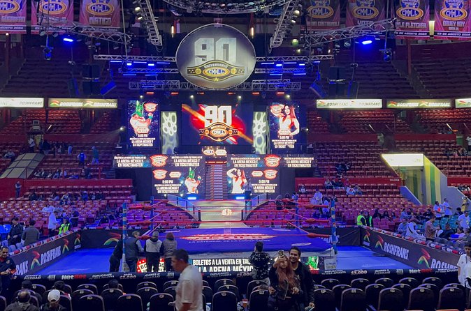 Live Wrestling from the Best Area of the Arena Mexico - Getting there and planning around Mexico City traffic