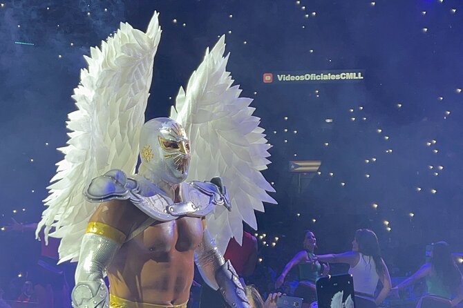 Live Wrestling from the Best Area of the Arena Mexico - What happens during the two to three hours