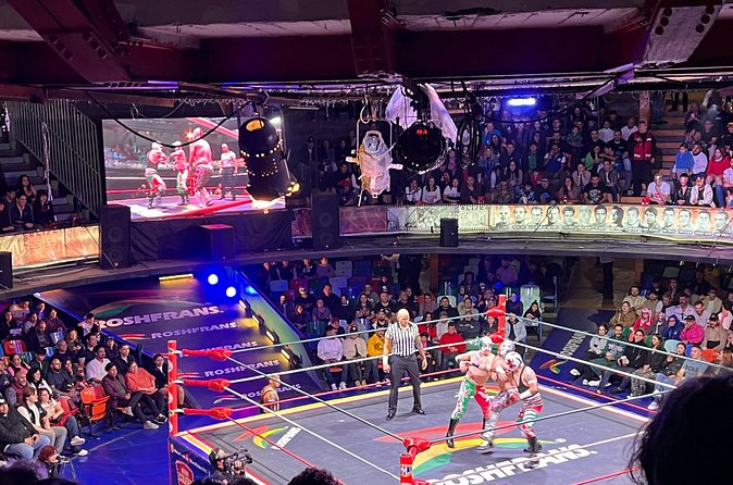 Lucha Libre Saturday Show in Mexico City (SEATS FROM BALCONY) - Small details that make the night easier