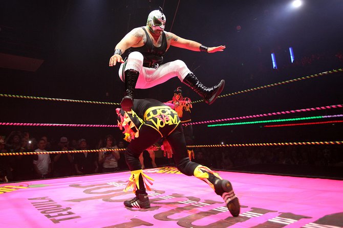 Lucha Libre Tickets & Tacos & Beer & Mezcal - BEST NIGHT EVER! - What the guides add before the match