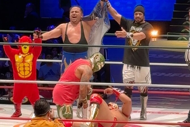 Lucha Libre VIP Meet and Greet - Finding your seat inside Arena Mexico