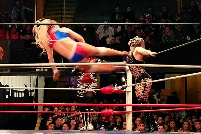 Lucha Libre wrestling show, tacos and beer with artist - Key points to know before booking