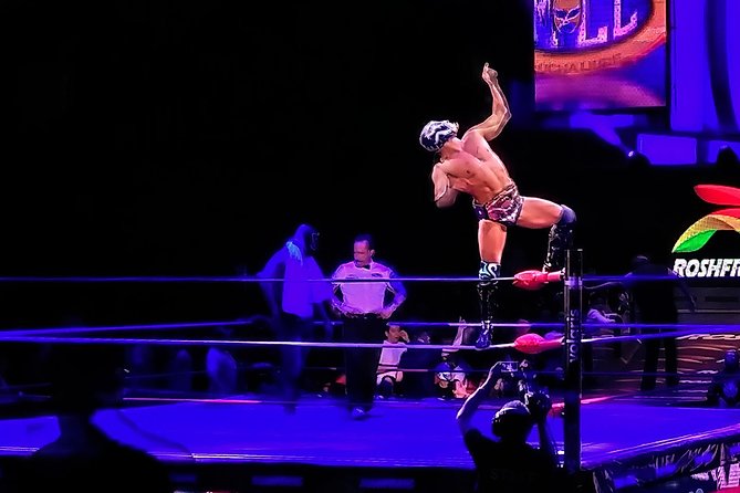 Lucha Libre wrestling show, tacos and beer with artist - Why lucha libre works even if you dislike wrestling