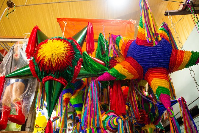 Markets private tour: La Ciudadela, Sonora, San Juan & Lagunilla - Sunday at La Lagunilla: shopping with a drink in hand