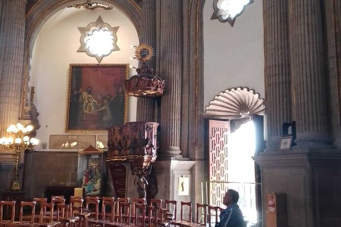 Meet the iconic Basilica of Guadalupe in Mexico City - The guides: Carlos, Andres, and the English question