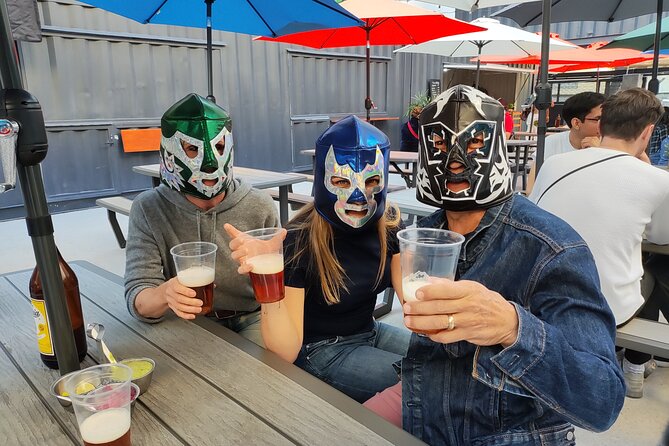 Mexican Wrestling and Gastronomy Show - Guides, transport, and the value of an organized night