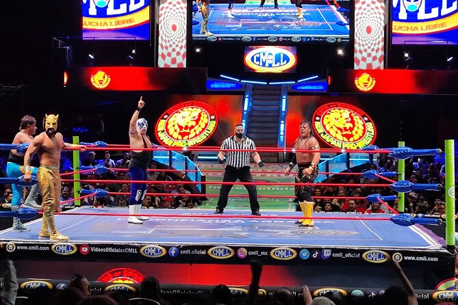 Mexican Wrestling and Gastronomy Show - Who will enjoy this most