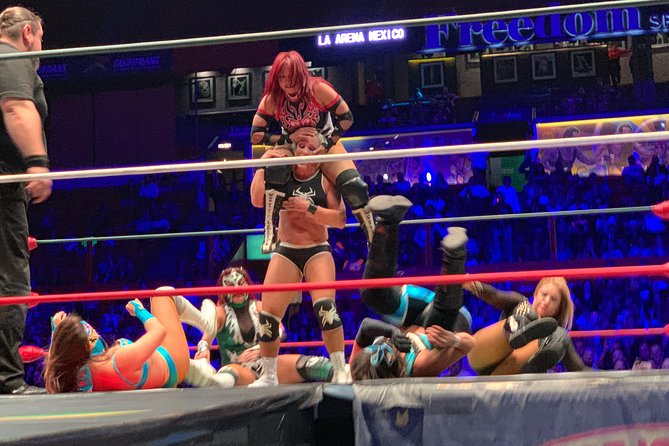 Mexican Wrestling: Experience Lucha Libre in Mexico City - Outside the arena: masks, snacks, and local energy