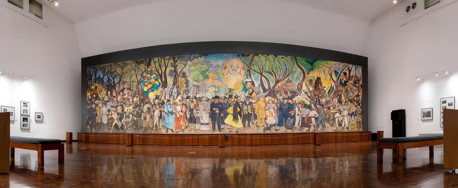 Mexico City: 10 Wonders of the Historic Center - House of Tiles adds a more intimate landmark