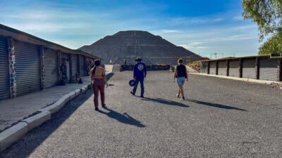 Mexico City: Afternoon Tour to Teotihuacan - Entering Teotihuacan through the Avenue of the Dead