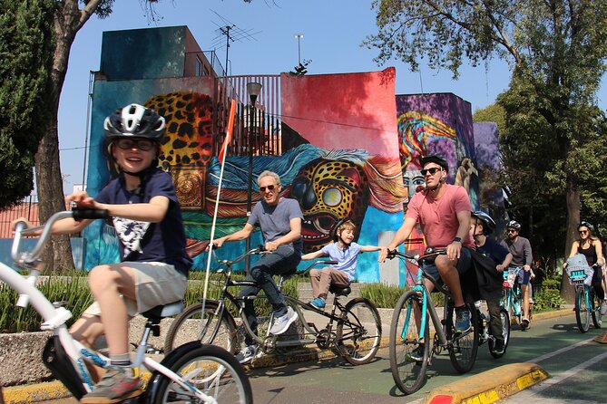Mexico City; ART NACO : Murals & Street Art Bike Tour - A pause at Pushkin Garden and the Roma Chic area