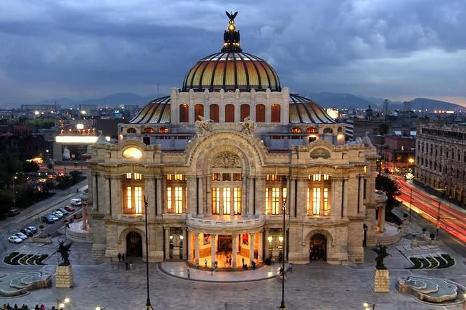 Mexico City at Night Tour with Torre Latino - Why this short evening walk works