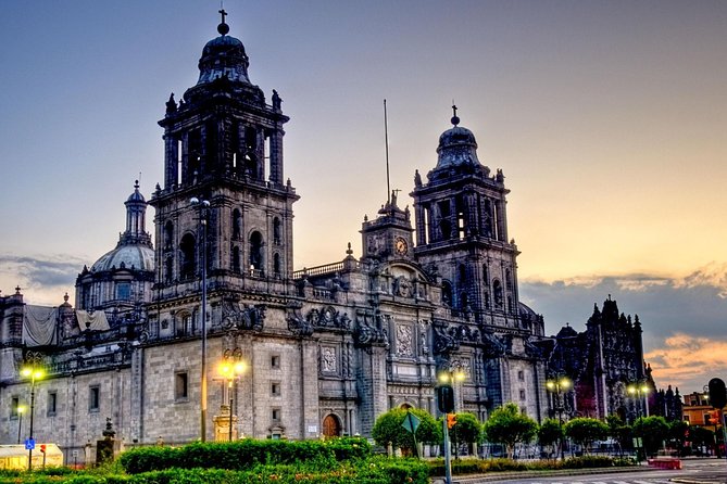 Mexico City at Night Tour with Torre Latino - Palacio Postal and the House of Tiles