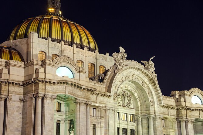 Mexico City at Night Tour with Torre Latino - Calle Madero and the route to the Zócalo