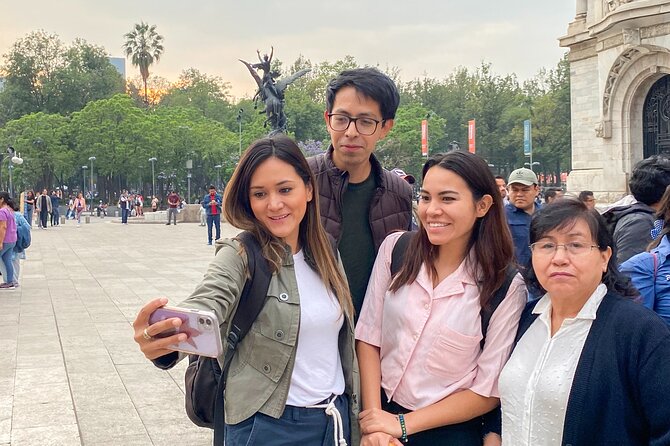 Mexico City at Night Tour with Torre Latino - Guides can make or break the experience