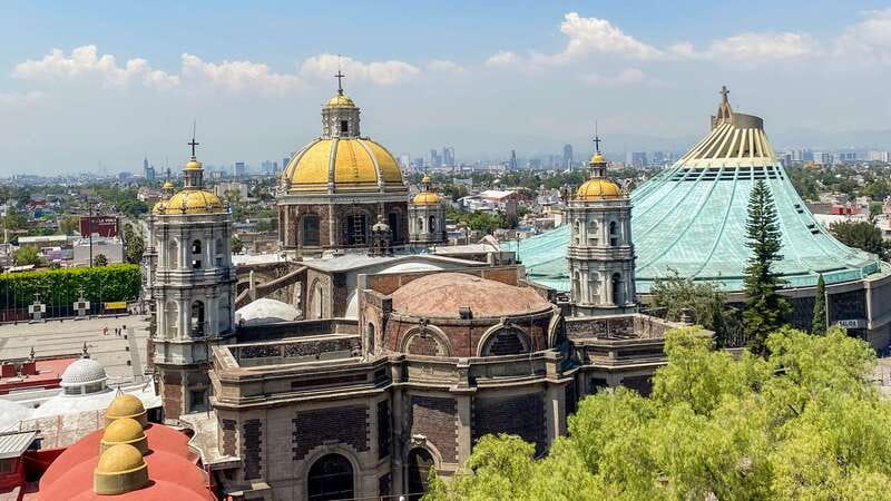 Mexico City: Basilica of Our Lady of Guadalupe Tour - Entering the Basilica of Our Lady of Guadalupe
