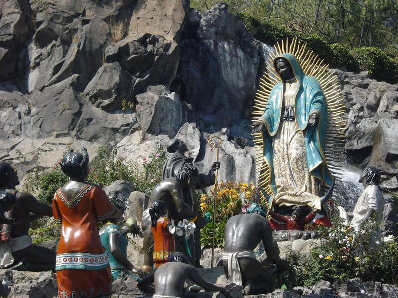 Mexico City: Basilica of Our Lady of Guadalupe Tour - Walking up Tepeyac Hill