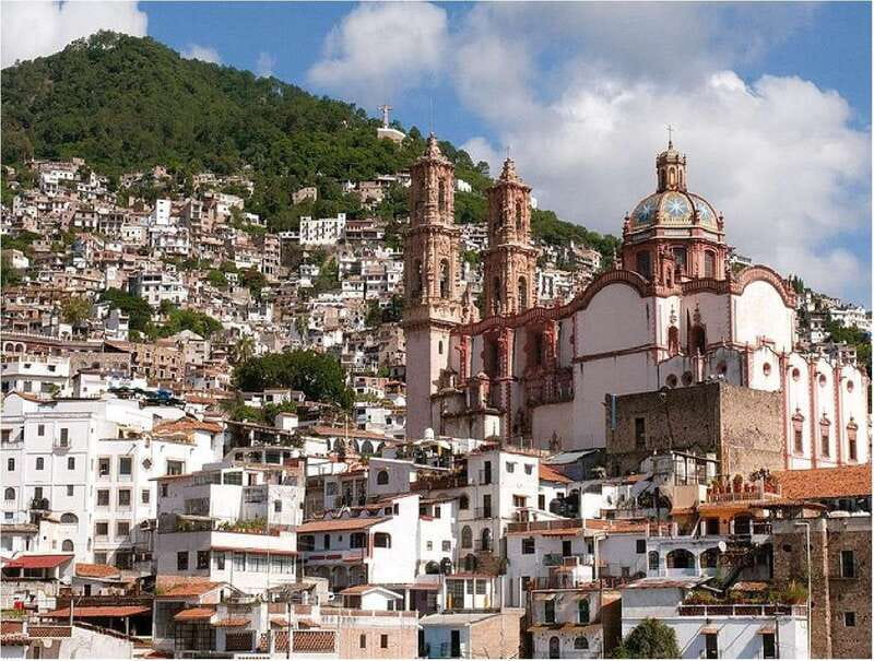 Mexico City: Cacahuamilpa Caves and Taxco Small-Group Tour - Lunch at Hotel Monte Taxco