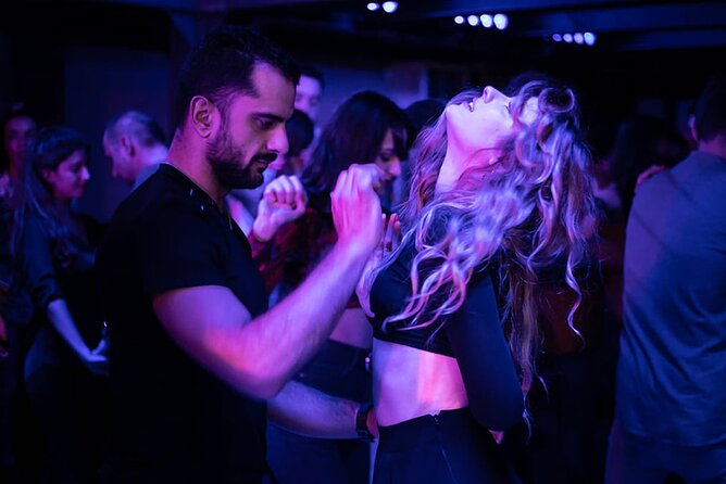 Mexico City CDMX Salsa Lovers Dance Experience - Meeting your host at Río Nilo 71