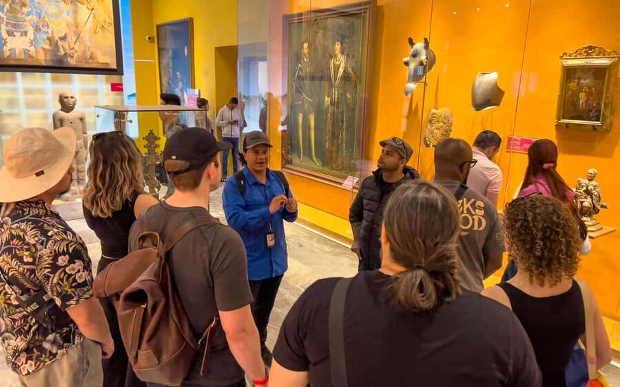 Mexico City: Chapultepec Castle and Anthropology Museum Tour - Walking through Chapultepec Park