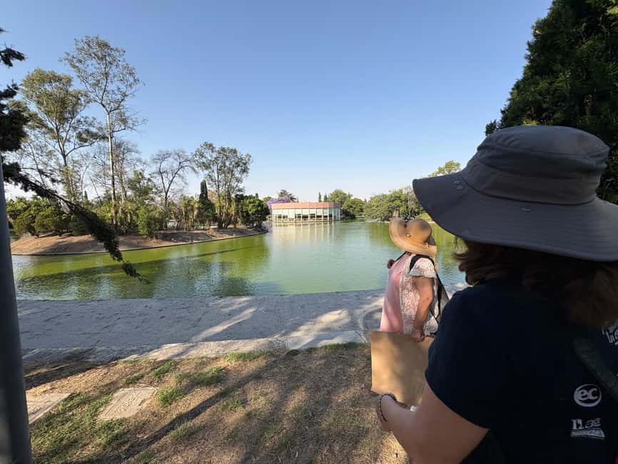Mexico City: Chapultepec Castle and Forest Guided Tour - The Audiorama, Moctezuma’s baths, and the lake stops