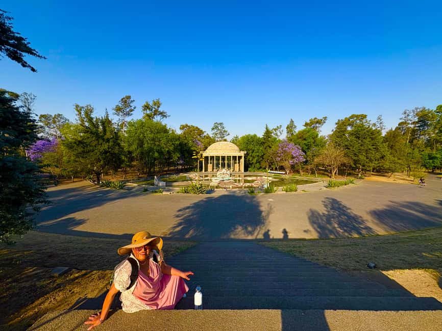 Mexico City: Chapultepec Castle and Forest Guided Tour - A sweet finish at Librería Porrúa