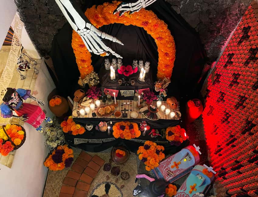 Mexico City: Day of the Dead House and craft workshop - A Day of the Dead house, not just a themed display