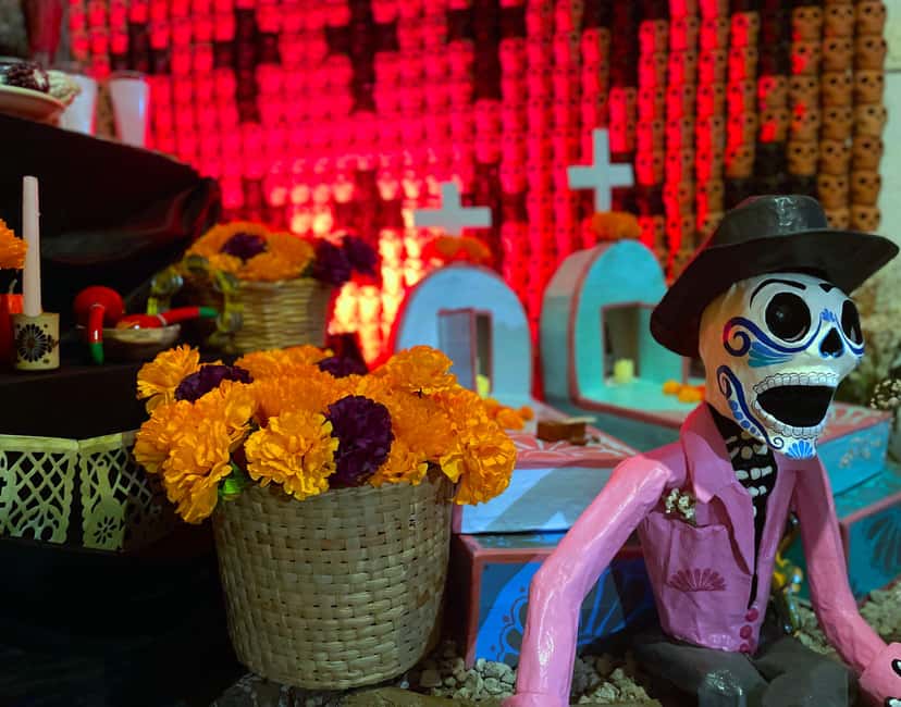 Mexico City: Day of the Dead House and craft workshop - The special ofrenda available all year