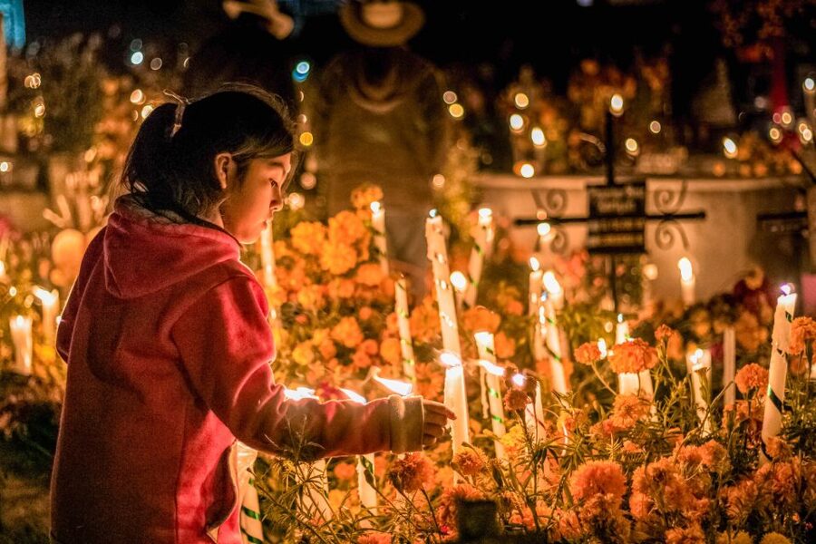 Mexico City: Day of the Dead, Legends & Ghosts Mystery Tour - Language, timing, and the guide you receive