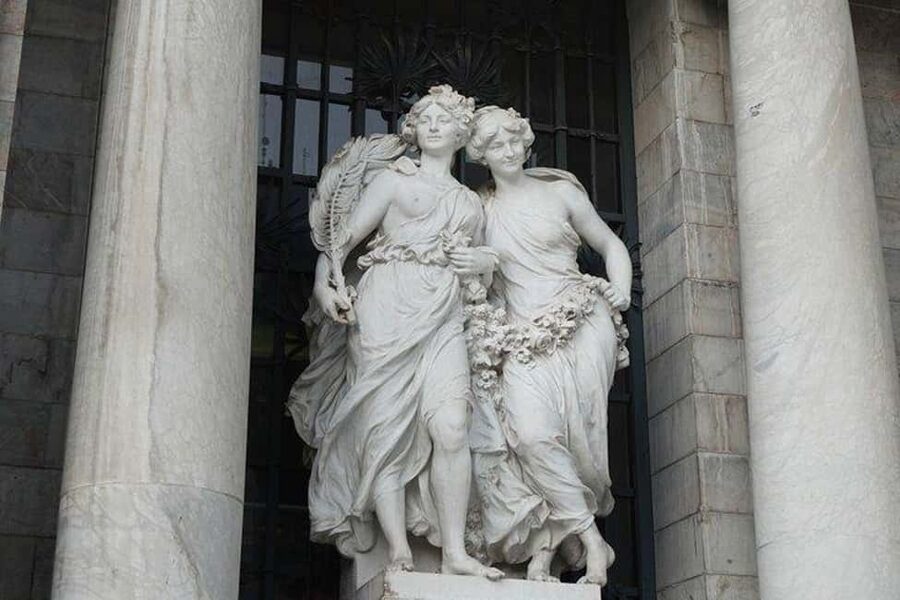Mexico City: Exclusive Tour of Palacio de Bellas Artes - The palace as part of the experience