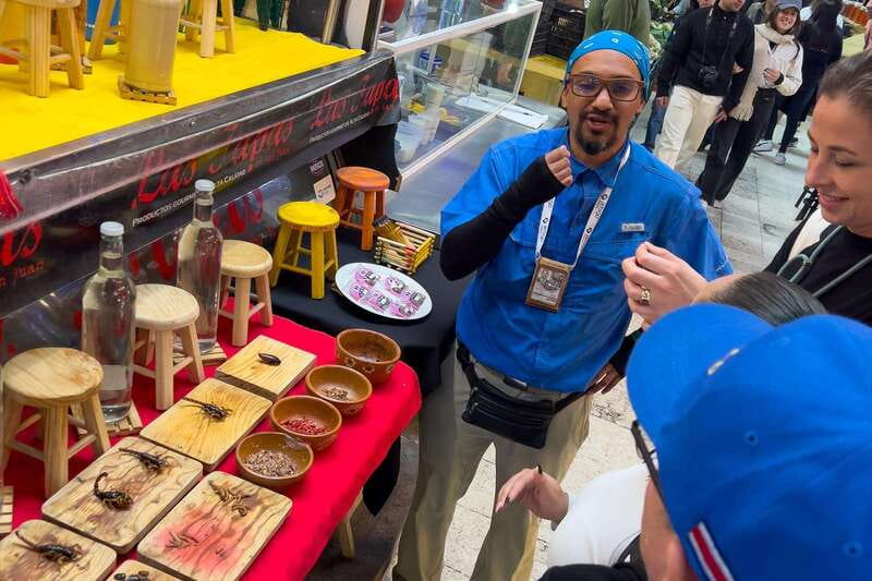Mexico City: Exotic Food Tasting Tour & Local Markets - Two early food stops, Los Especiales and Taqueria Arandas