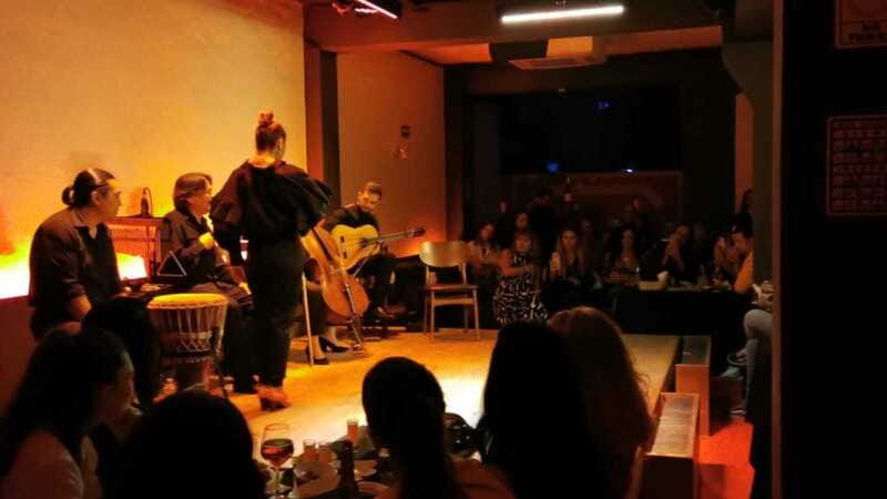 Mexico City: Flamenco Tablao Live Show & dinner - The dancer gets the spotlight, but listen to the whole stage