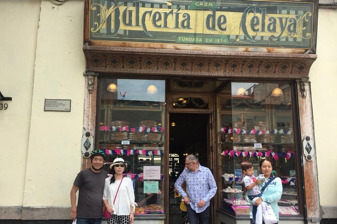 MEXICO CITY FOOD TOUR: flavors on two wheels - Roma’s market quesadillas