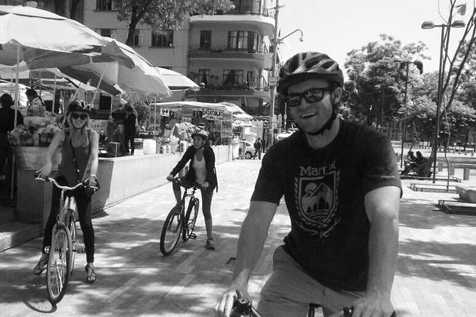 MEXICO CITY FOOD TOUR: flavors on two wheels - Roma Sur’s cool finish