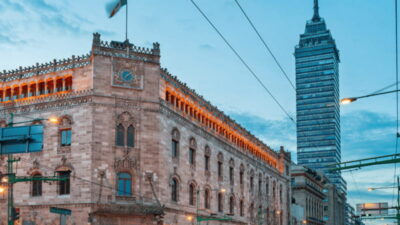 Mexico City: Guided walking tour through the most historic parts of the city. - Meeting at the Metropolitan Cathedral