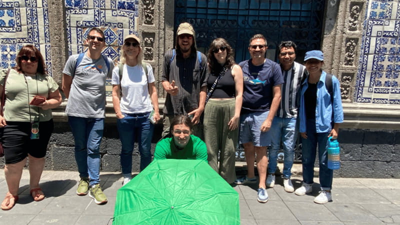 Mexico City: Guided walking tour through the most historic parts of the city. - What the guides add to the route
