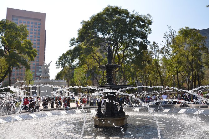 Mexico City Half-Day Tour with Museum of Anthropology - How the bilingual format affects the morning