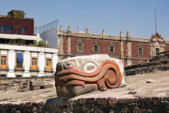 Mexico City (Historic Centre) Scavenger Hunt and Self-Guided Tour - Casa de los Azulejos and the Search for Details