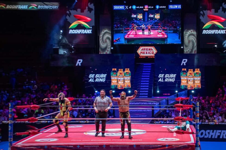 Mexico City: Local Walking Tour with Mezcal & Wrestling Show - Walking through the historic center