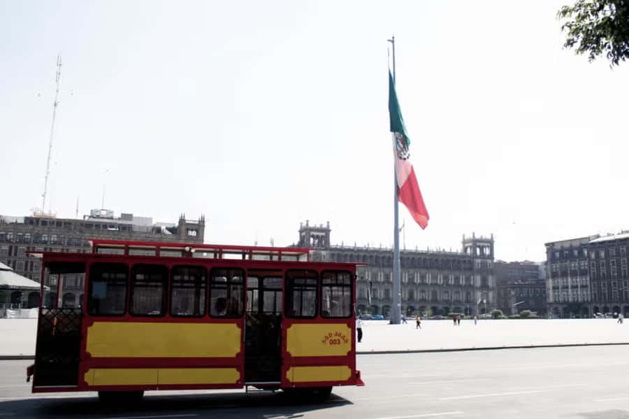 Mexico City: Mexico Tram, Iconic Landmarks, and Legends - What the 45-minute tram ride actually offers