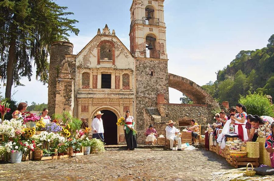 Mexico City: Private Magic Towns & Basaltic Prisms Tour - Should you book the Basaltic Prisms tour?