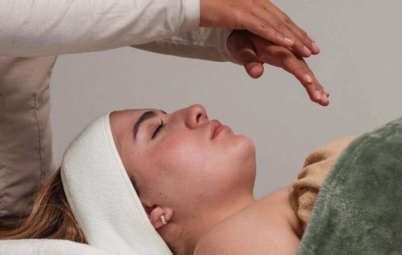 Mexico City: Relaxing or Decontracting Massage Experience - The first few minutes: forms, aromatherapy, and settling in