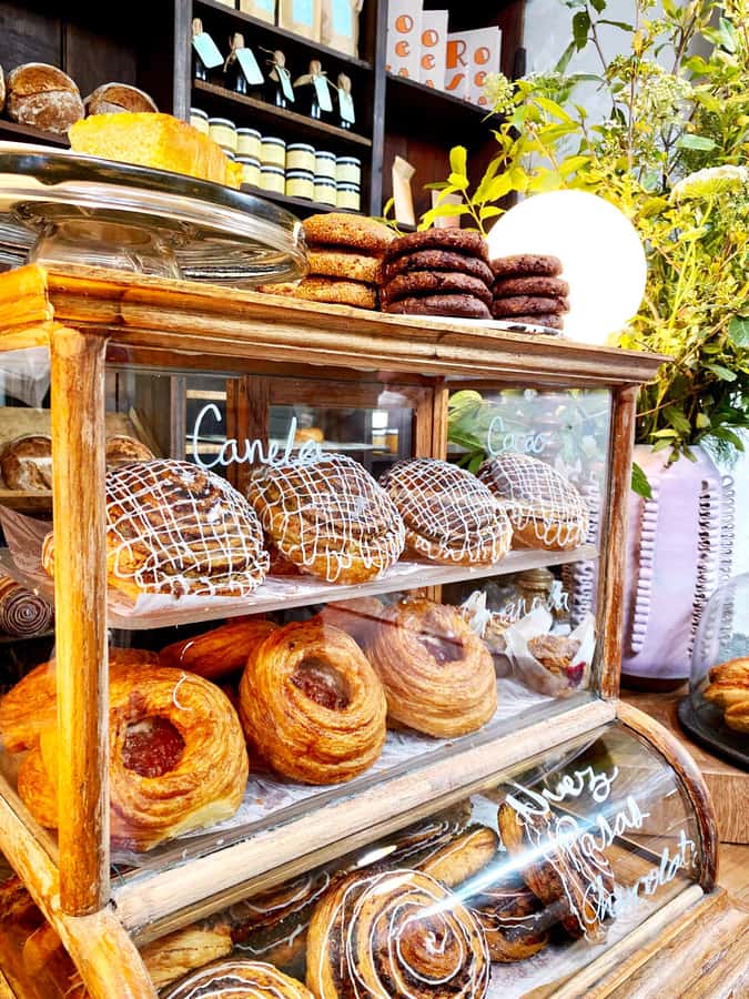 Mexico City: Roma and Condesa Guided Walking Tour - From old homes to galleries, bookstores, and design shops