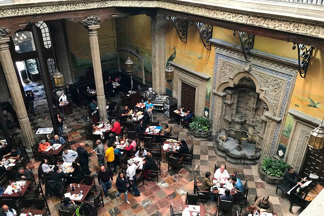 Mexico City's Historical Center Icons - What the private format adds