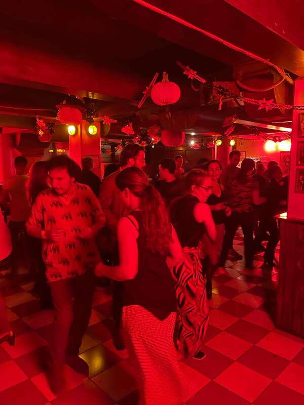 Mexico City: Salsa Dancing Experience - The group-size question matters