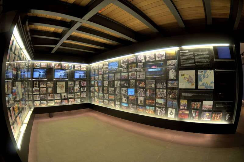 Mexico City: Ticket de entrada Museo Memoria y Tolerancia - Starting with 43 rooms of permanent exhibitions