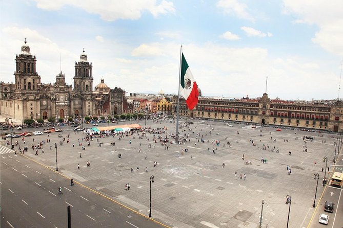 Mexico City Tour Bilingual Tour - Reforma, Chapultepec, and the city beyond downtown