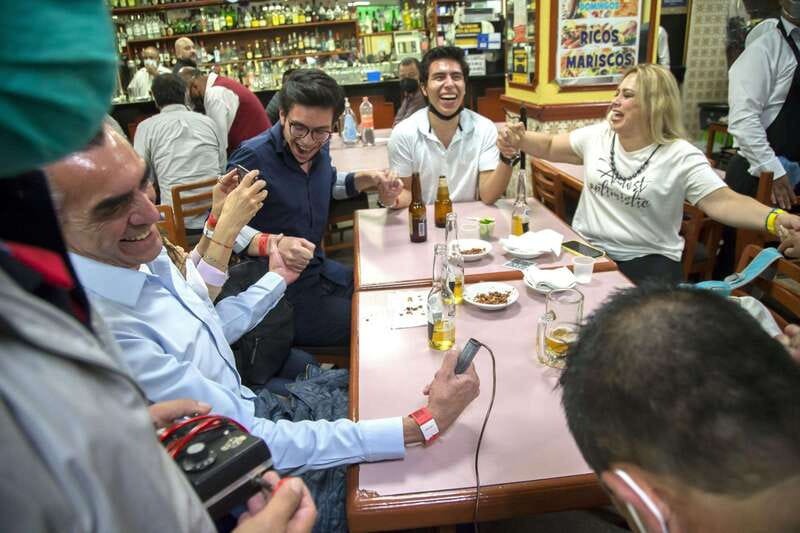 Mexico City: Traditional Mexican Bars of the Historic Center - Tenampa at Garibaldi Plaza